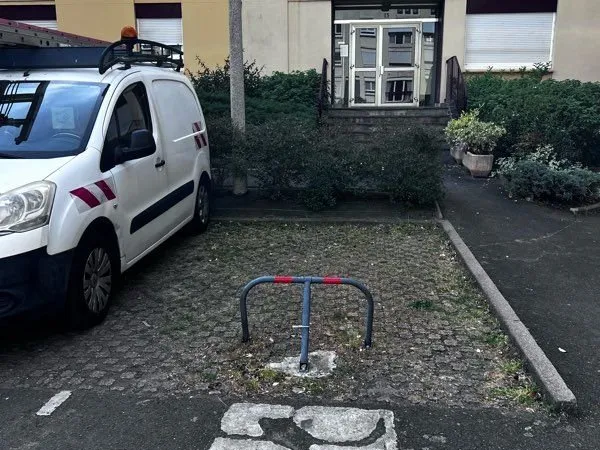 Place de parking 14m2 entrée sécurisée