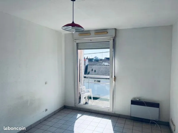 Studio Lumineux avec Terrasse et Parking - Quartier Facultés / Parc de la Colombière