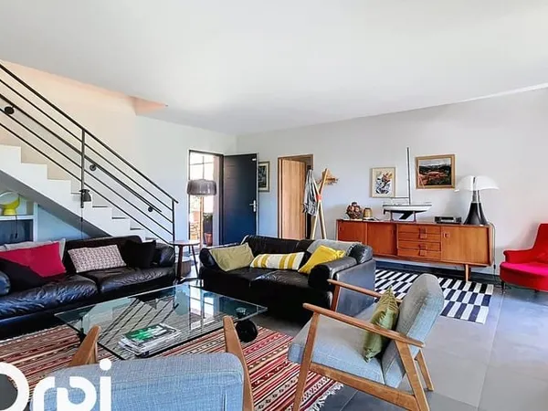 Maison 6 pièces 235 m²
