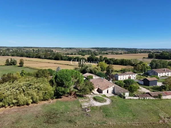 Proche de Monségur - Charmante propriété de deux maisons en pierre avec superbe vue sur la campagne