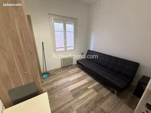 Studio 1 pièce 14 m²