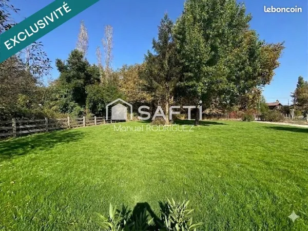 Terrain 1764 m² MOUSTEY