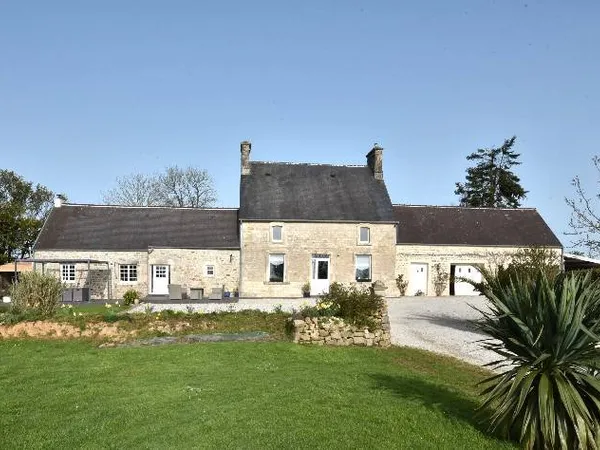 Maison 8 pièces 230 m²