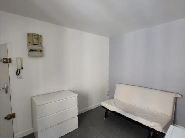 Studio 1 pièce 14 m²