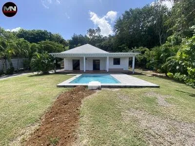 À LOUER VILLA F5 DE 123 m2 AVEC PISCINE CAP EST LE FRA
