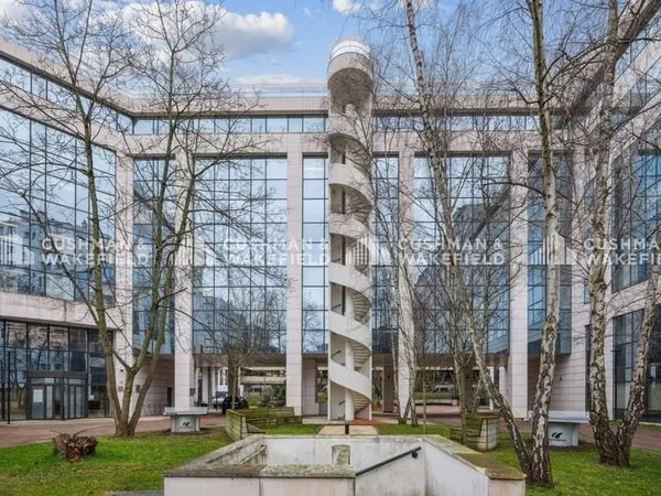 Bureaux 176 m²