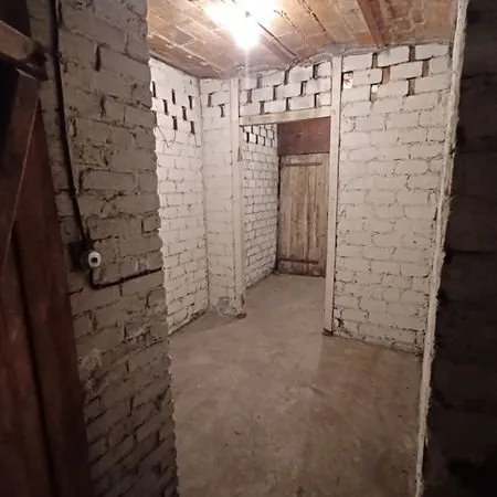 Cave 9.3 m2 à louer 75008 paris