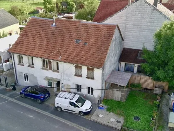 Maison d'habitation de 120 m2 + 222 m2 à aménager