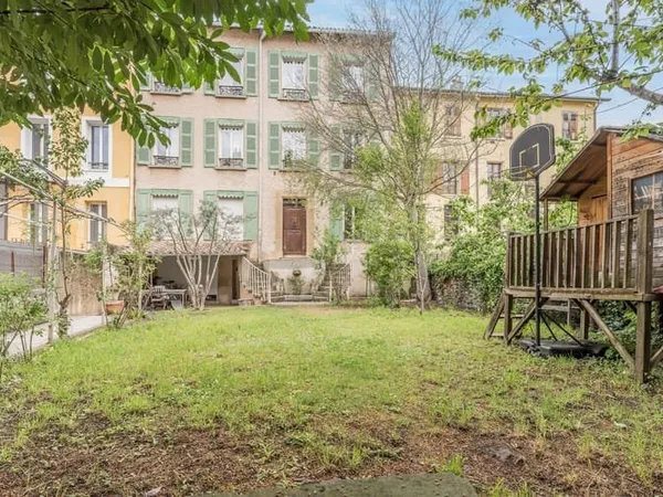Maison 9 pièces 304 m²
