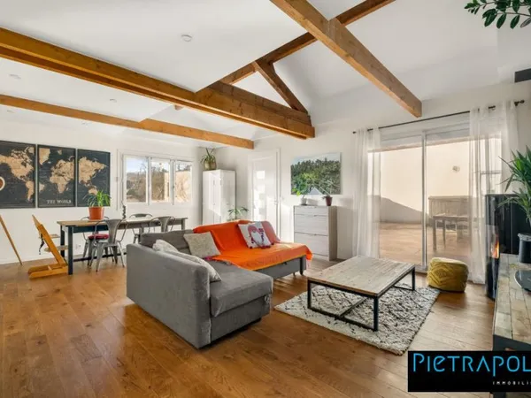 Esprit maison T6 de 160m² en parfait état - Parkings