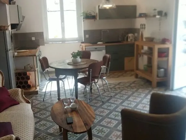 Grand appartement centre historique Sisteron