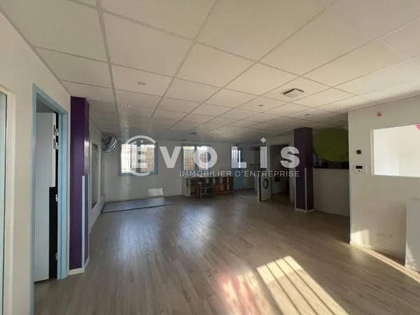 Bureau 211 m²
