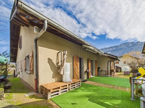 MOUXY - Maison traditionnelle 188m2 - terrain constructible