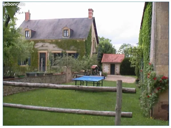 Maison en pierre (régisseur de domaine 1930) composée de 3 bâtiments (maison, corps de ferme et bure
