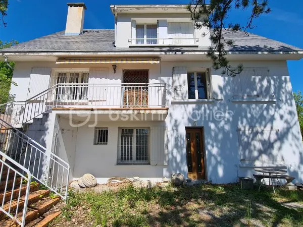 Maison 7 pièces 238 m²