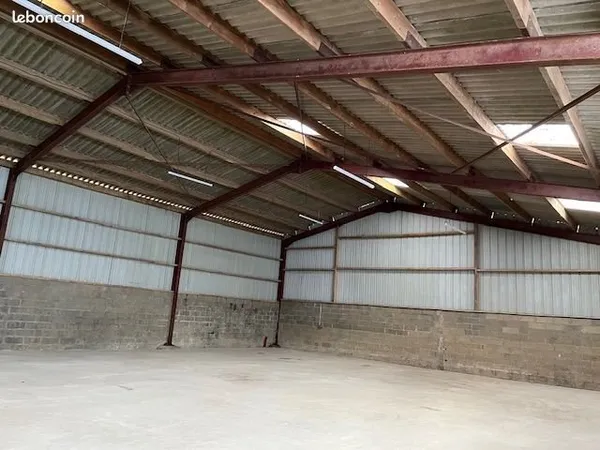 A saisir entrepôt en location