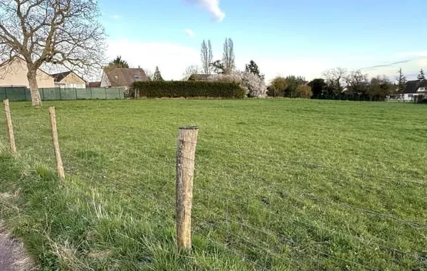 Terrain à bâtir de 405 m² à DAMMARTIN-EN-SERVE (78)