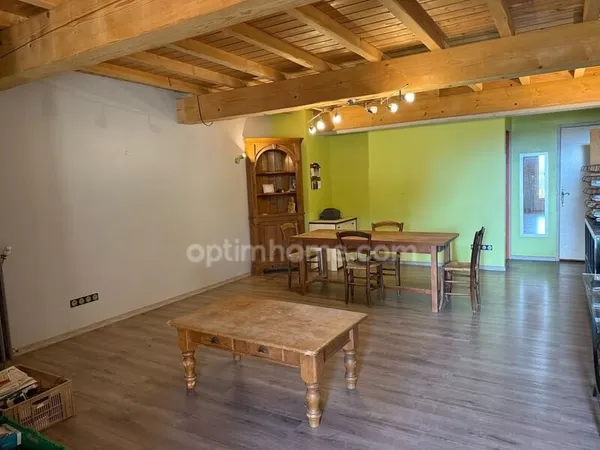 FERME + MAISON + HANGAR + DEPENDANCE SUR TERRAIN DE 6300 M²