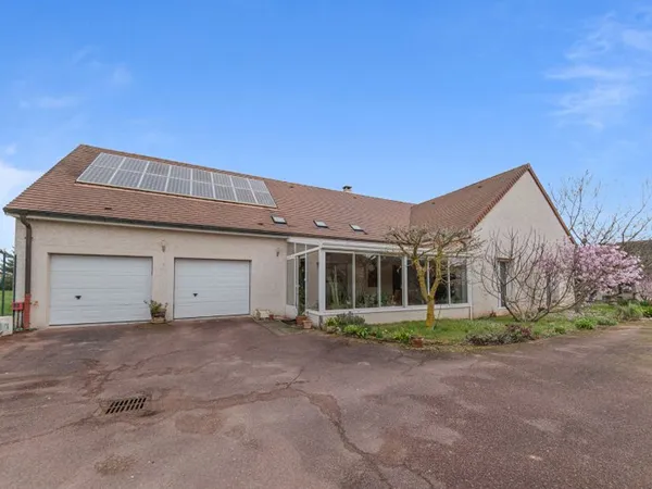 Côte chalonnaise , maison à Givry de 170 m² avec 4 chambres