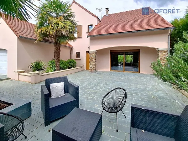 Maison 8 pièces 144 m²