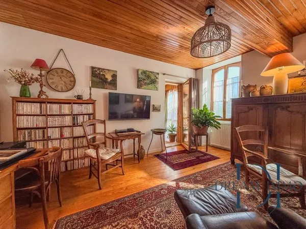 Bassoues. Maison de bourg P6. 116 m2.