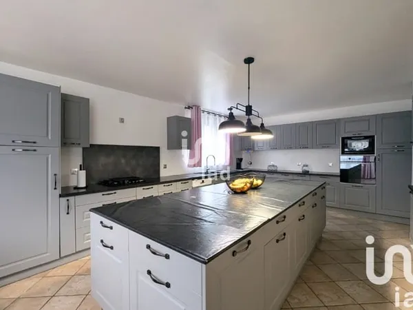 Vente Maison traditionnelle 7 pièces