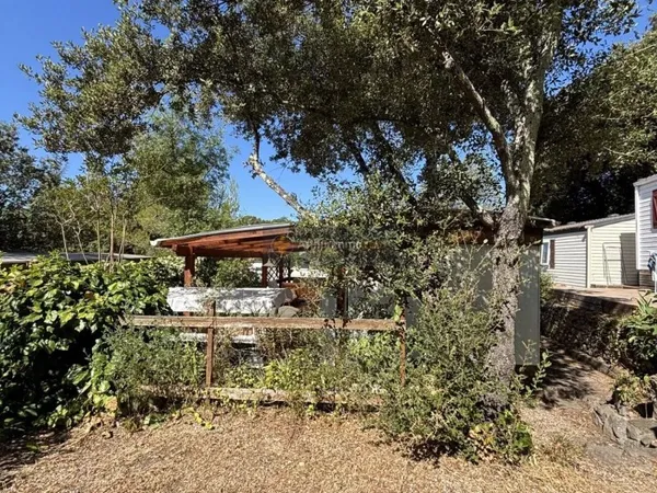 Terrain 241 m²