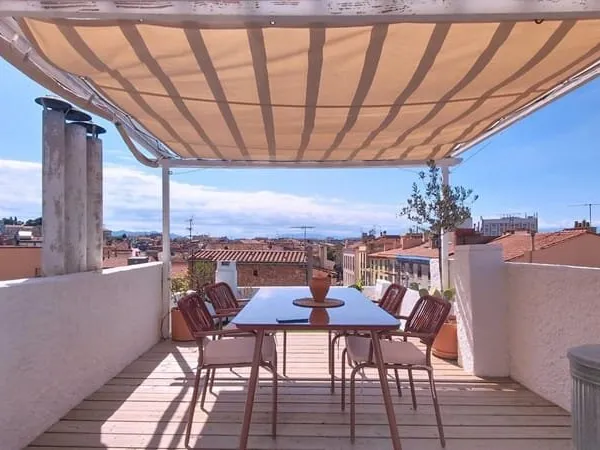 Triplex atypique avec terrasse .Hyper centre ville de Perpignan