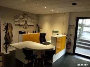 Bureaux entièrement équipés en centre d'affaires