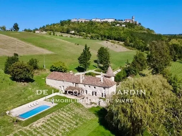Élégance et art de vivre : un moulin à eau seigneurial d'excepti