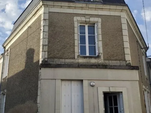 Maison d'angle 149 m² €" 5 chambres €" extérieurs €" cuisine neuve