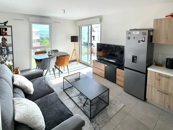 T2 récent avec piscine, aperçu mer et parking - Villeneuve-Loubet