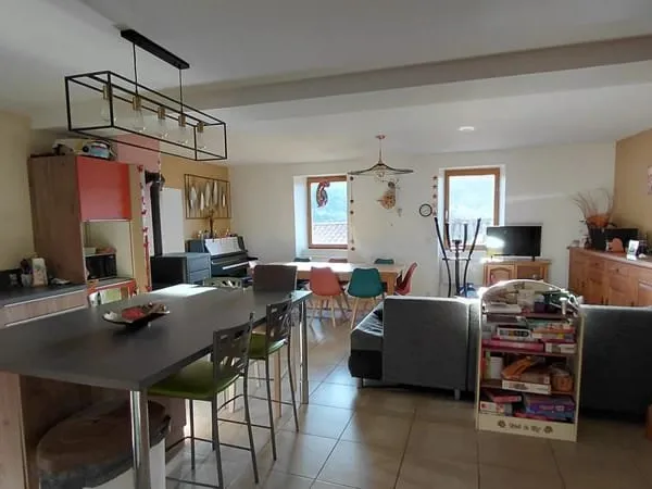 Maison en pierre avec vue panoramique