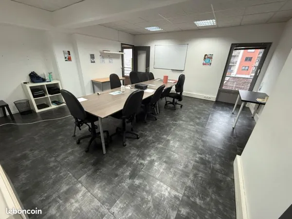 Bureaux / Locaux professionnels au centre-ville de Forbach avec parkings privatifs