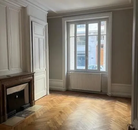 Boutique 105 m² LYON