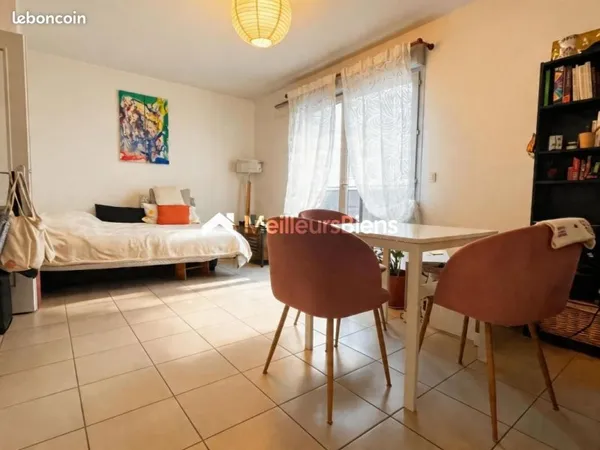 Studio 1 pièce 26 m²