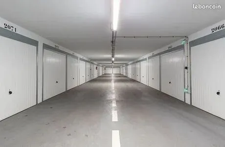 Garage/Box fermé à louer - St Genis Pouilly (Résidence I'Archipel) 150/mois