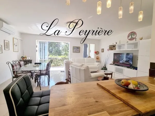 Bandol, T4 en rez-de-jardin proche commerces + possibilité garage