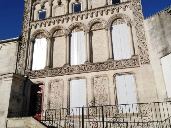 Vends grande maison bourgeoise à Saintes (Charente Maritime), 7 pièces, 200m²
