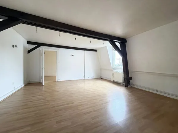 Orangerie, appartement de 241 m2 à rénover