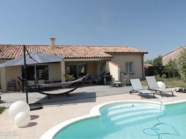 Villa 120m piscine pour collocatrice