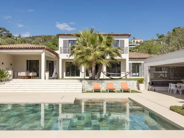 Maison 5 pièces 340 m²