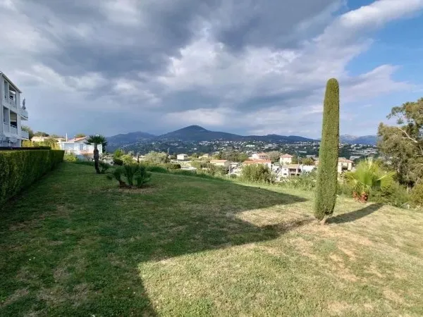 Terrain Saint Antoine de Ginestière avec permis 140 m2