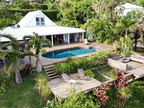 Villa T9 - Sur une parcelle de 3000 m2 - Grand Bois St Pierre