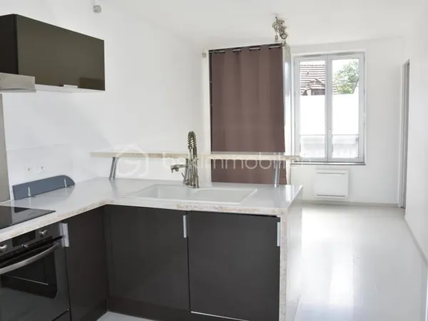 Exclusivité - Duplex fonctionnel proche RER à Saint Chéron