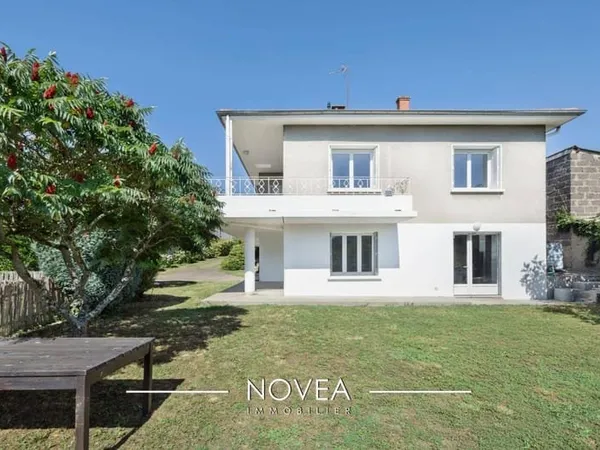 Maison 6 pièces 144 m²