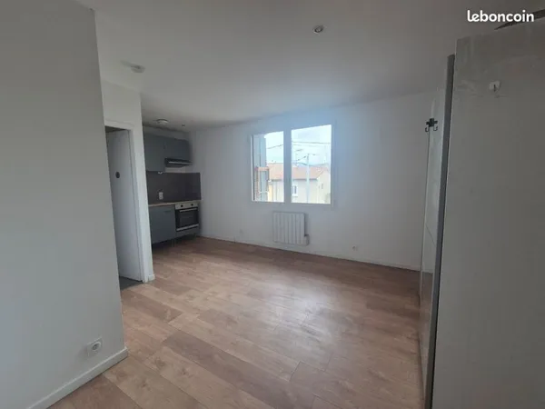 Studio (21 m² hab) + cave (loué)