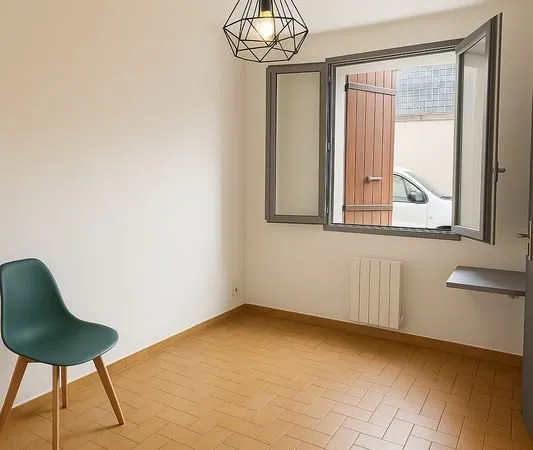 T2 de 22,5 m² avec parking privatif fermé et sécurisé - Secteur Saint-Jérôme - Rentabilité 10 %