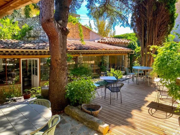 Maison individuelle 27 pièces 446 m²