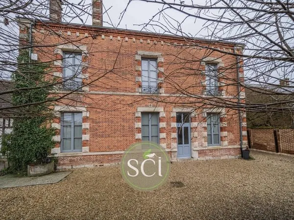 Maison 9 pièces 320 m²